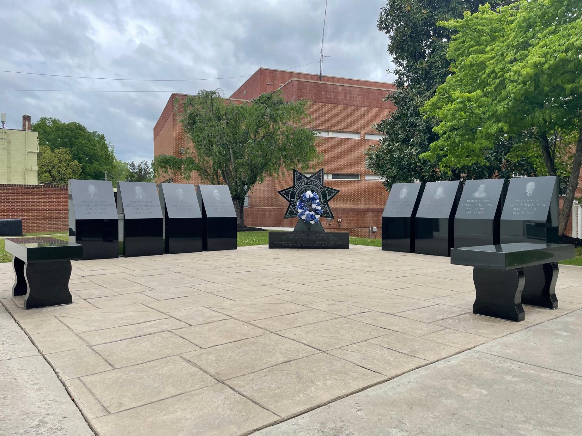 Sheriff memorial - photo of downtown memorial for fallen deputies