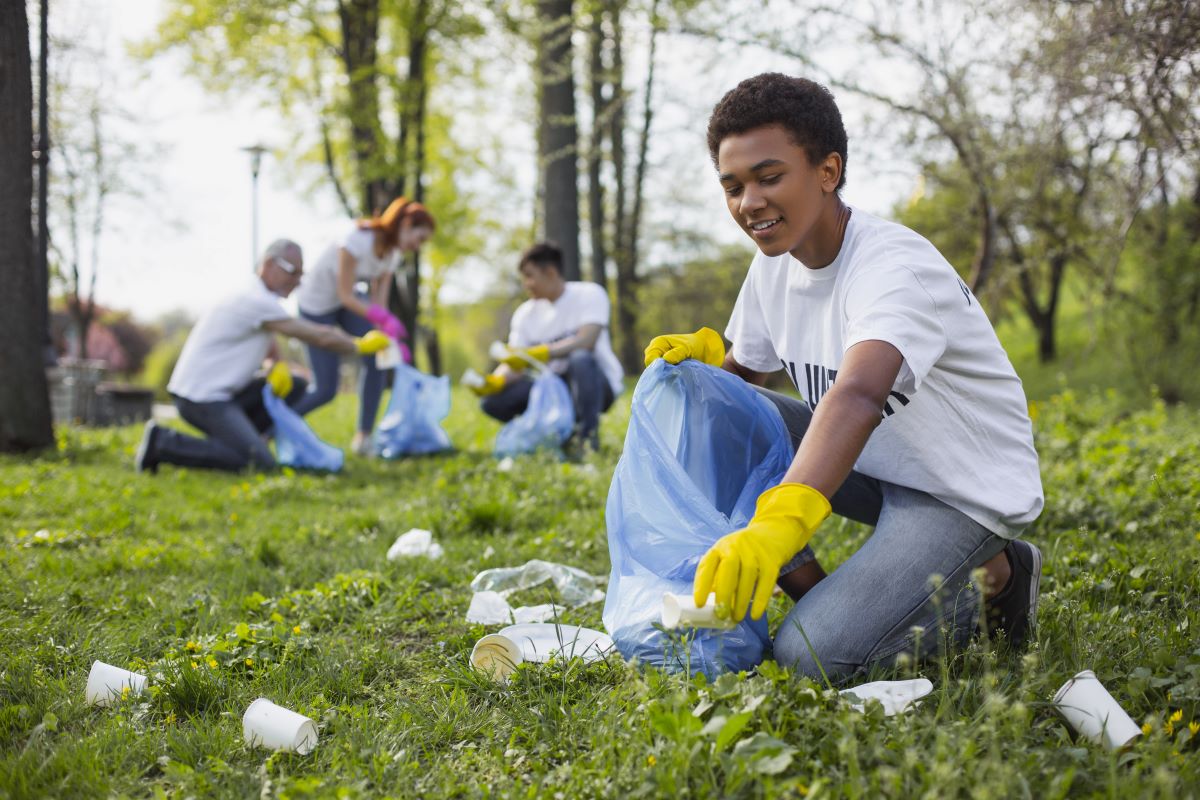 Pick up litter